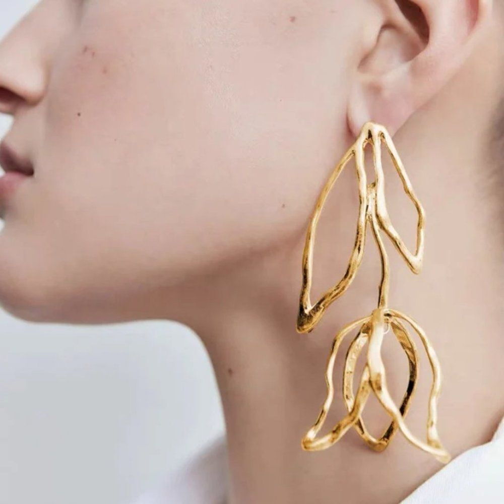 New! Zara Tulip Earrings